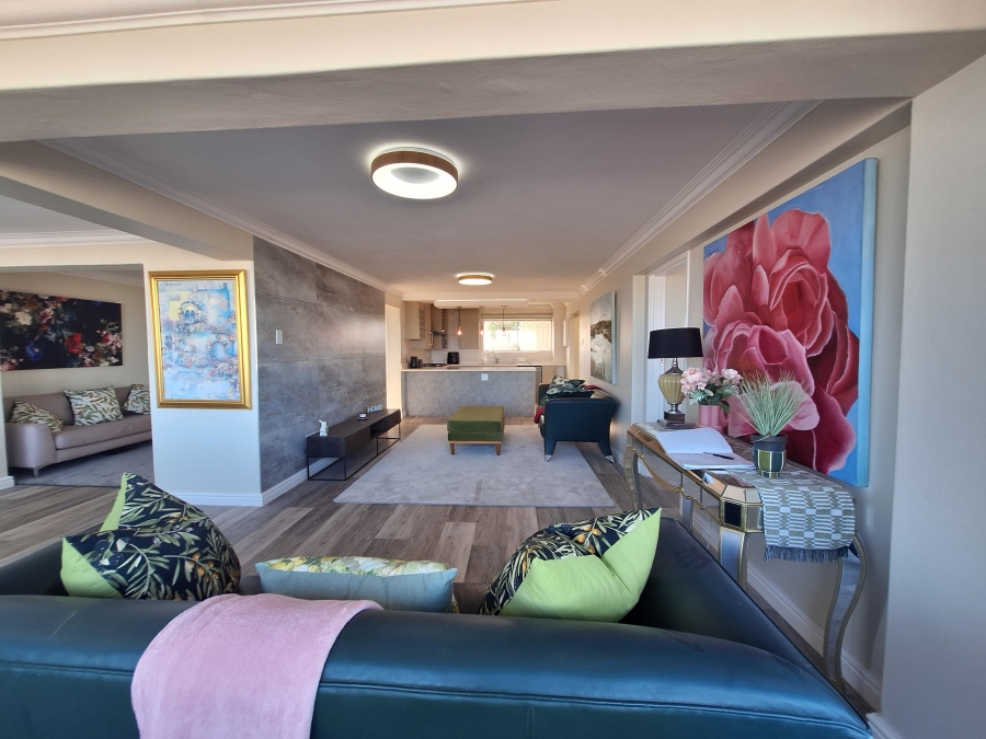 To Let 2 Bedroom Property for Rent in Muizenberg Western Cape